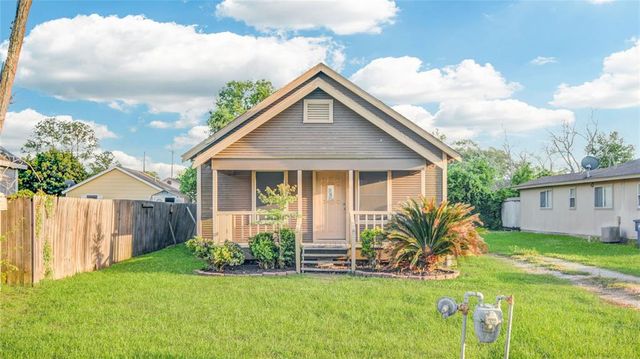 226 E Alabama Street, Brazoria, TX 77422