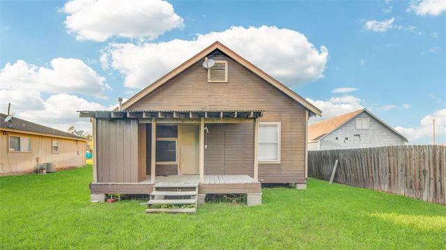 226 E Alabama Street, Brazoria, TX 77422