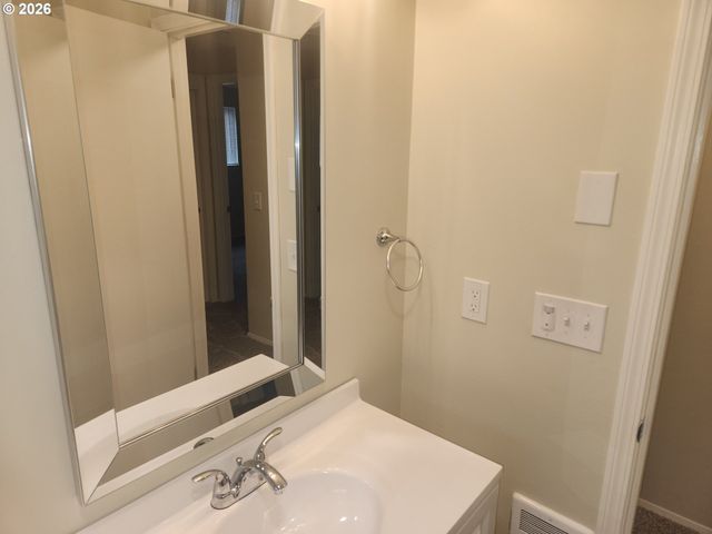 3525 Se 141ST Ave, Portland, OR 97236