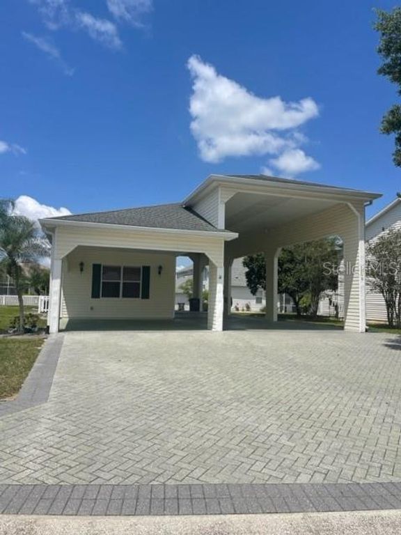 316 MOTORCOACH DRIVE S, Polk City, FL 33868