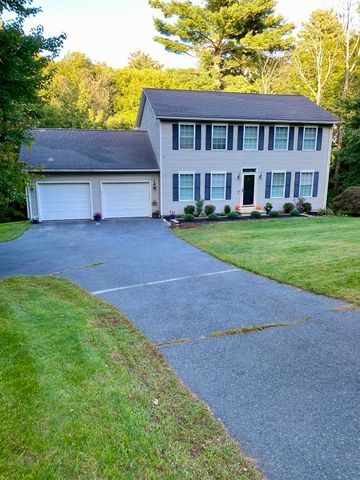 7 Hemlock Hollow, Belchertown, MA 01007