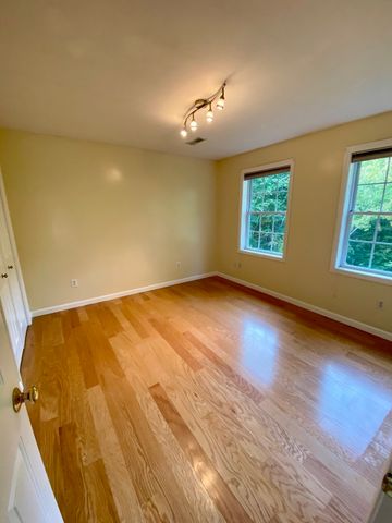 7 Hemlock Hollow, Belchertown, MA 01007