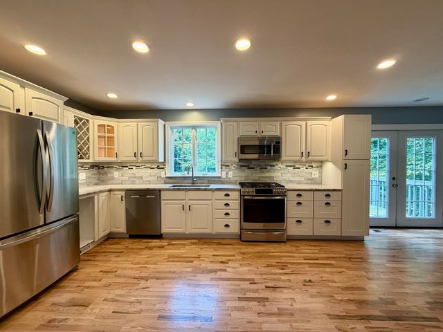 7 Hemlock Hollow, Belchertown, MA 01007