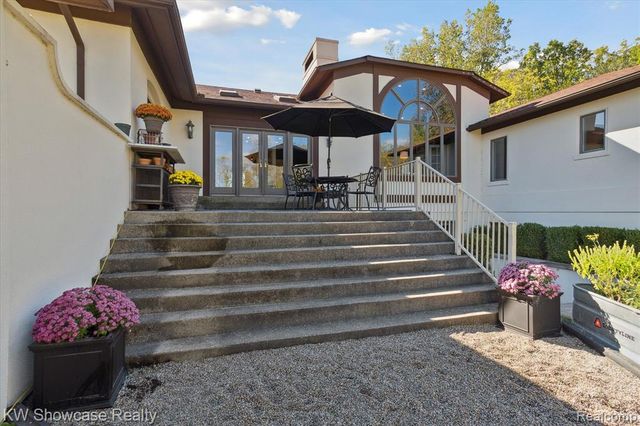 9109 N Territorial Road, Plymouth, MI 48170