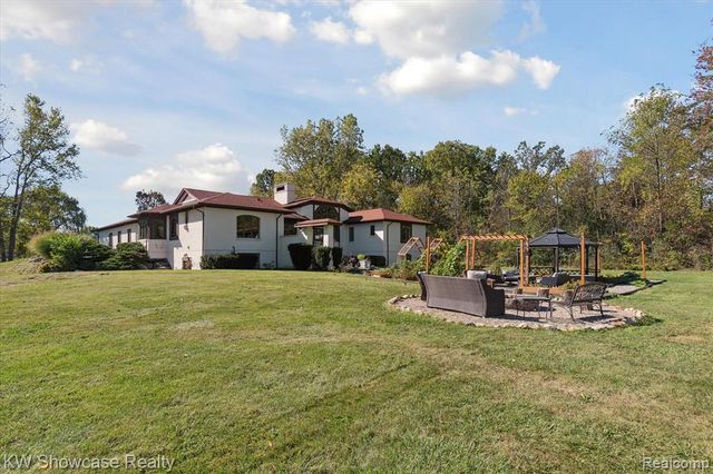 9109 N Territorial Road, Plymouth, MI 48170