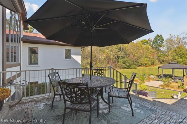 9109 N Territorial Road, Plymouth, MI 48170