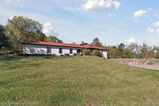 9109 N Territorial Road, Plymouth, MI 48170