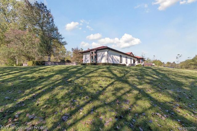 9109 N Territorial Road, Plymouth, MI 48170