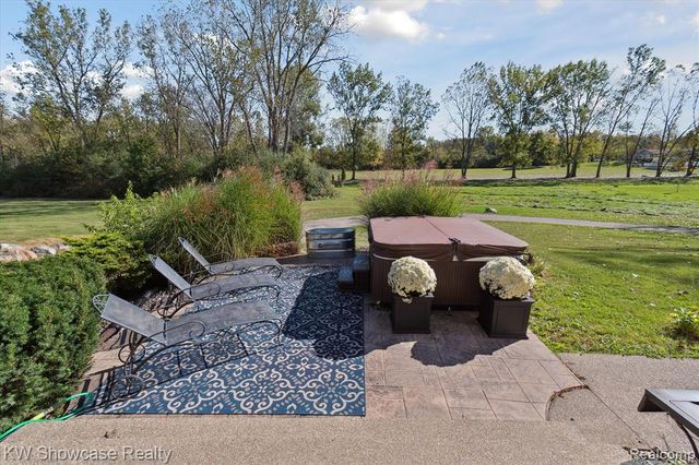9109 N Territorial Road, Plymouth, MI 48170