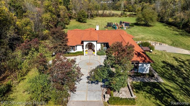 9109 N Territorial Road, Plymouth, MI 48170