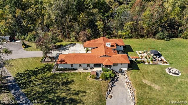 9109 N Territorial Road, Plymouth, MI 48170