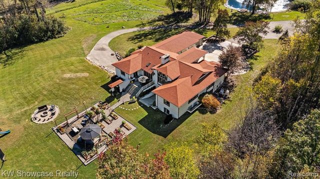 9109 N Territorial Road, Plymouth, MI 48170
