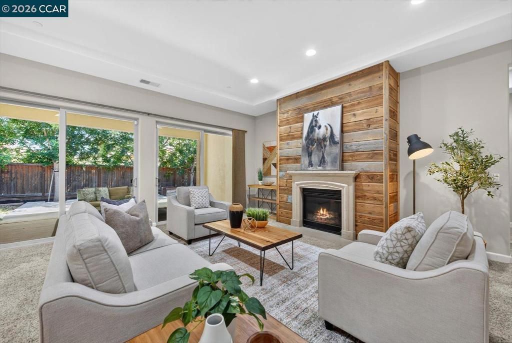 Image 10 of property listing at 447 Avondale Ct, Brentwood, CA 94513