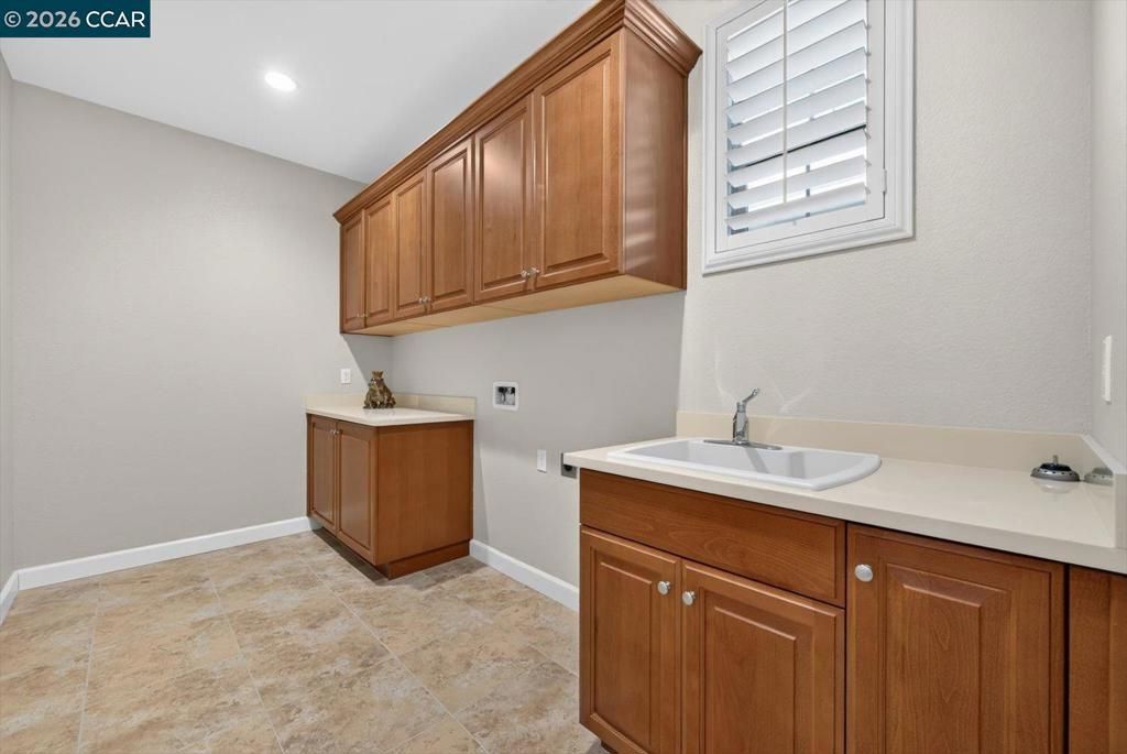 Image 27 of property listing at 447 Avondale Ct, Brentwood, CA 94513