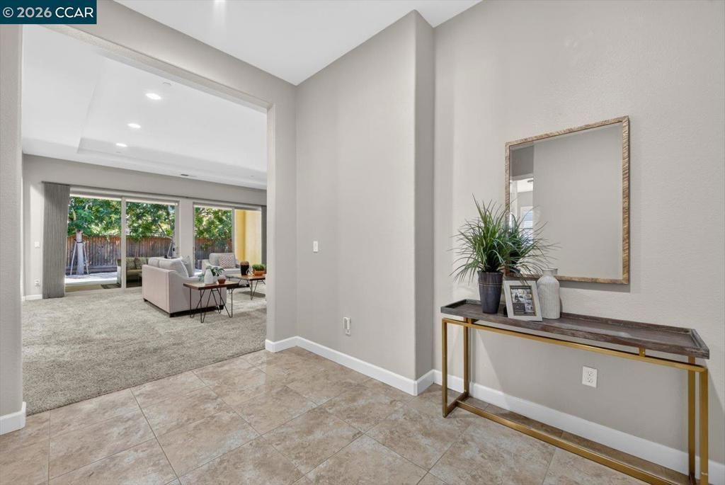Image 7 of property listing at 447 Avondale Ct, Brentwood, CA 94513