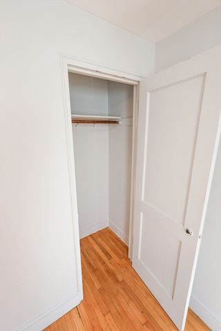 15 Ridgeview Avenue 1R, Boston, MA 02126