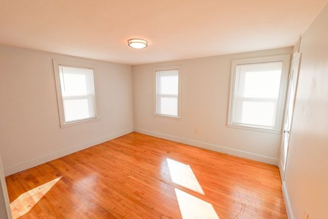 15 Ridgeview Avenue 1R, Boston, MA 02126