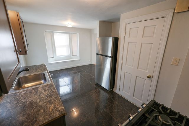 15 Ridgeview Avenue 1R, Boston, MA 02126