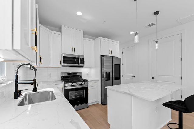 5305 Ledesma unit 4 Ledesma RD 4, Austin, TX 78721