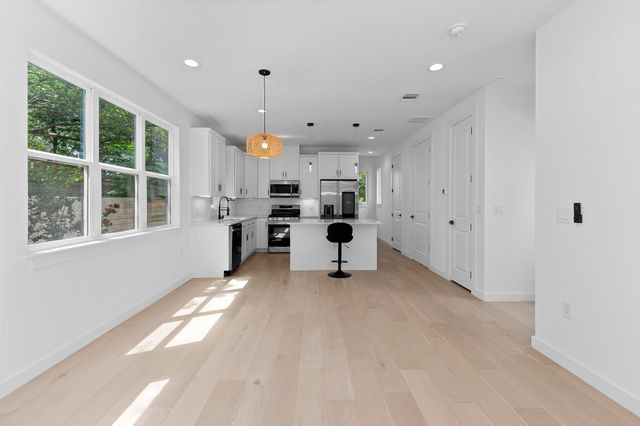5305 Ledesma unit 4 Ledesma RD 4, Austin, TX 78721