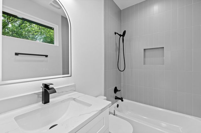 5305 Ledesma unit 4 Ledesma RD 4, Austin, TX 78721