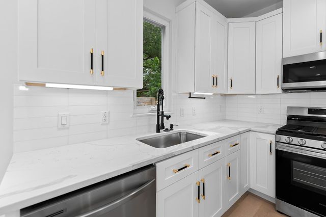 5305 Ledesma unit 4 Ledesma RD 4, Austin, TX 78721