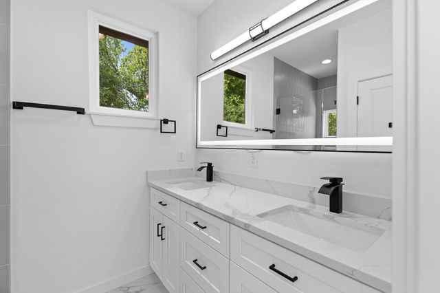 5305 Ledesma unit 4 Ledesma RD 4, Austin, TX 78721