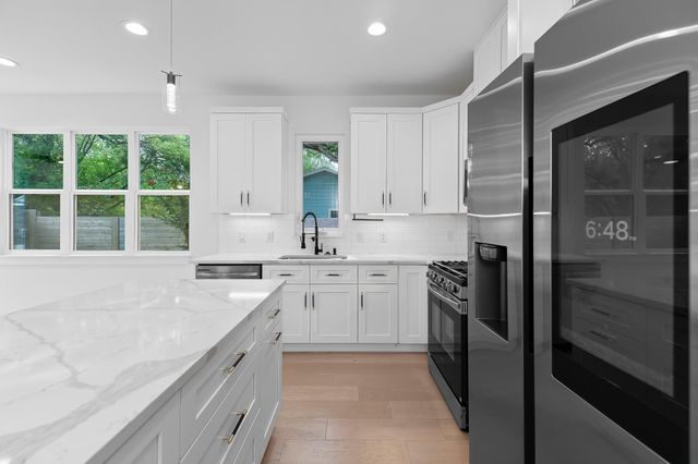 5305 Ledesma unit 4 Ledesma RD 4, Austin, TX 78721