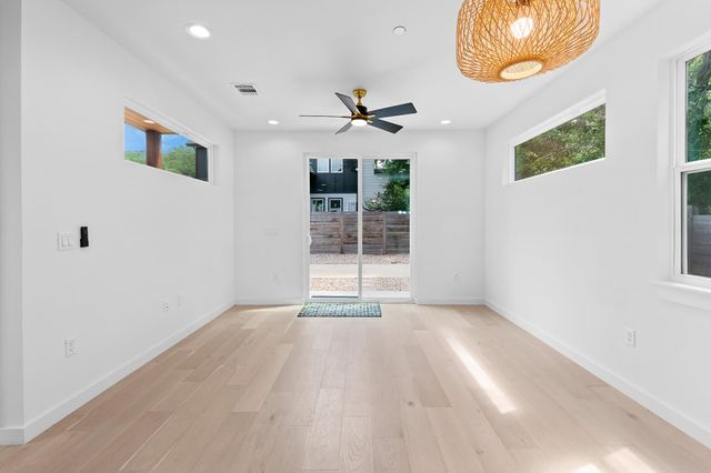 5305 Ledesma unit 4 Ledesma RD 4, Austin, TX 78721