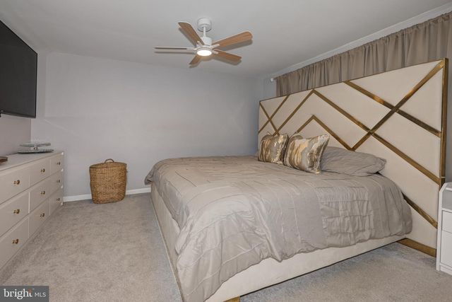 10 EDGEVIEW LN, Sicklerville, NJ 08081