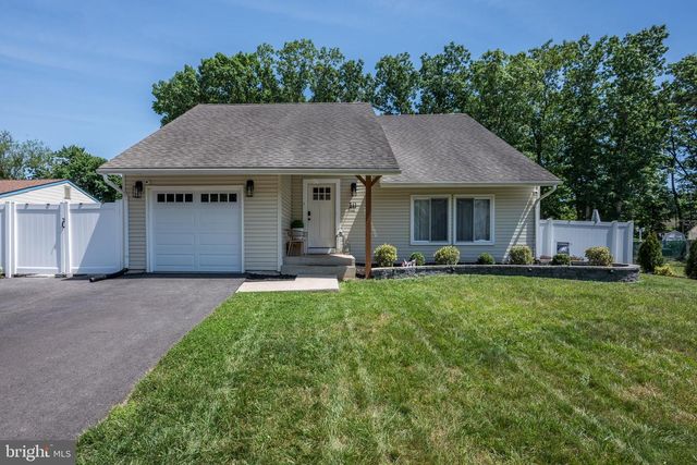 10 EDGEVIEW LN, Sicklerville, NJ 08081