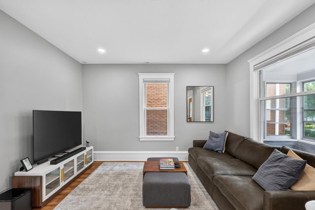 419 2nd Street NE, Minneapolis, MN 55413