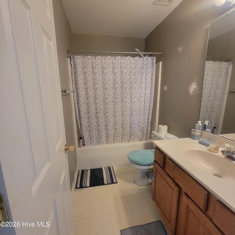 104 Willowbend Drive, Burgaw, NC 28425