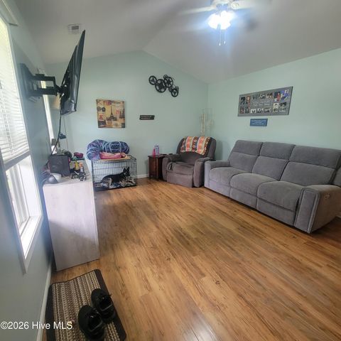 104 Willowbend Drive, Burgaw, NC 28425