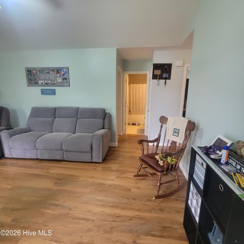 104 Willowbend Drive, Burgaw, NC 28425