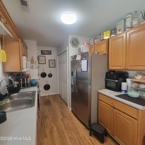 104 Willowbend Drive, Burgaw, NC 28425