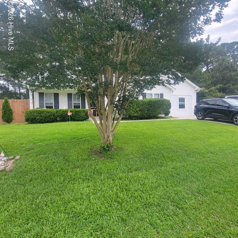 104 Willowbend Drive, Burgaw, NC 28425