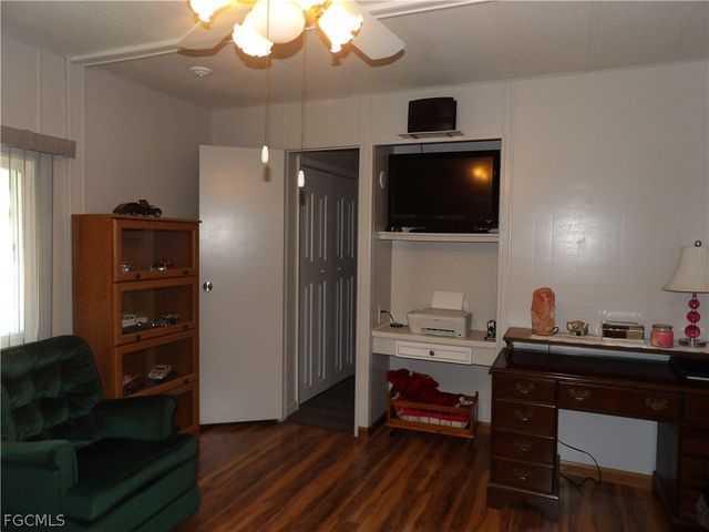 563 Timber LN S, North Fort Myers, FL 33917