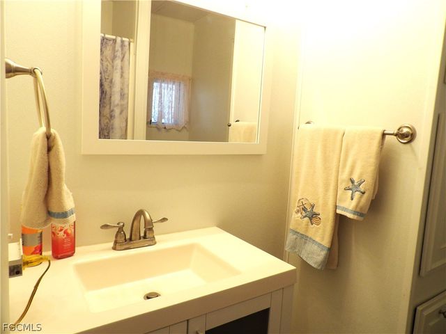 563 Timber LN S, North Fort Myers, FL 33917