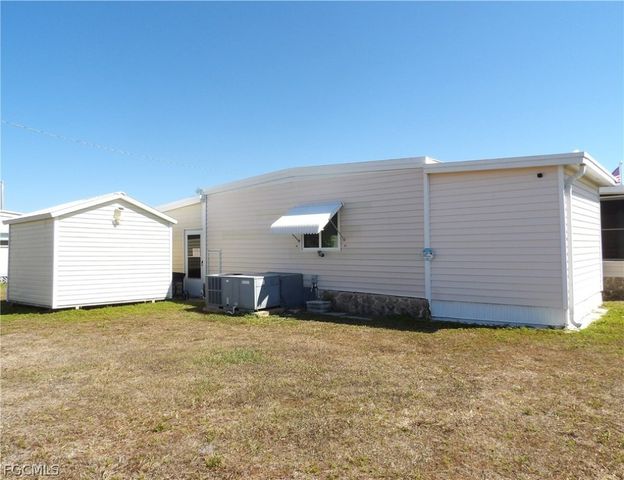 563 Timber LN S, North Fort Myers, FL 33917