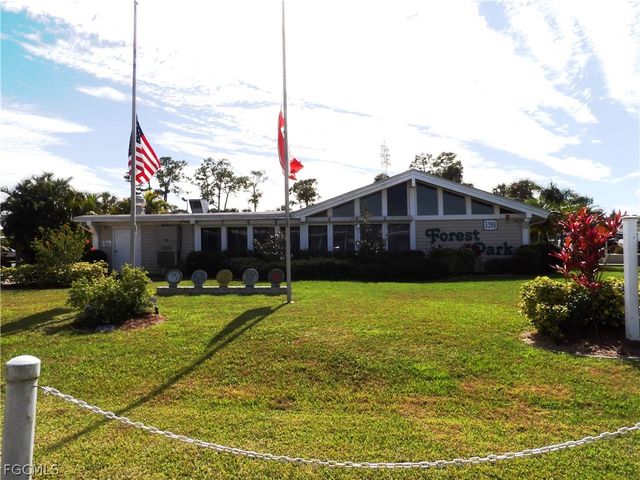 563 Timber LN S, North Fort Myers, FL 33917