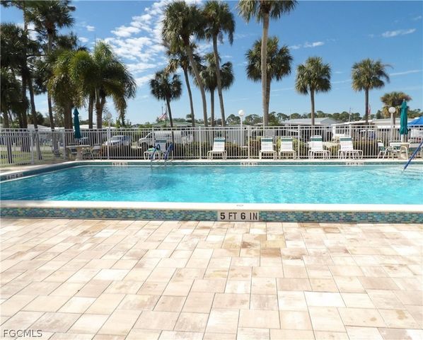 563 Timber LN S, North Fort Myers, FL 33917