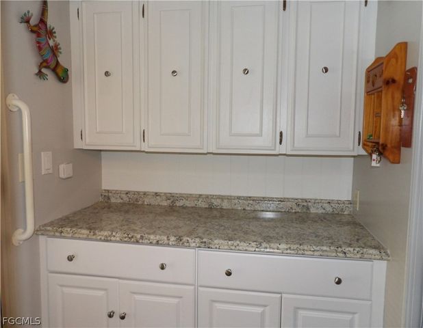 563 Timber LN S, North Fort Myers, FL 33917