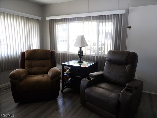 563 Timber LN S, North Fort Myers, FL 33917