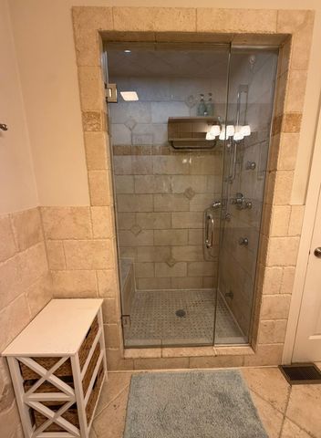6906 W MEDILL Avenue 2E, Chicago, IL 60707
