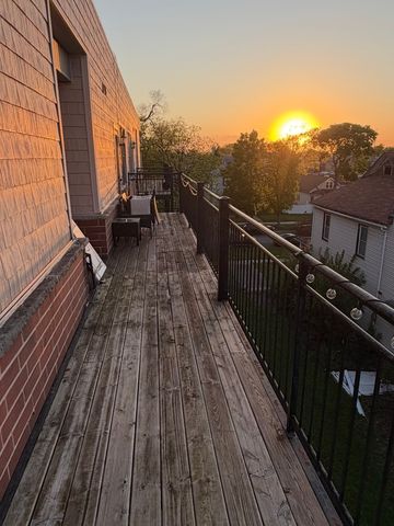 6906 W MEDILL Avenue 2E, Chicago, IL 60707