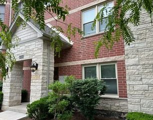 6906 W MEDILL Avenue 2E, Chicago, IL 60707