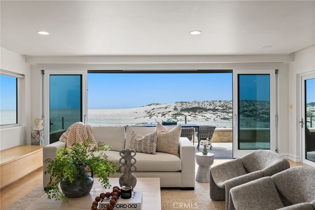1554 E Oceanfront, Newport Beach, CA 92661