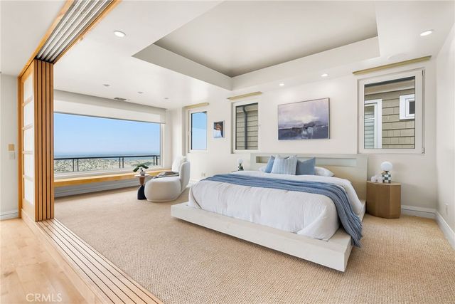 1554 E Oceanfront, Newport Beach, CA 92661