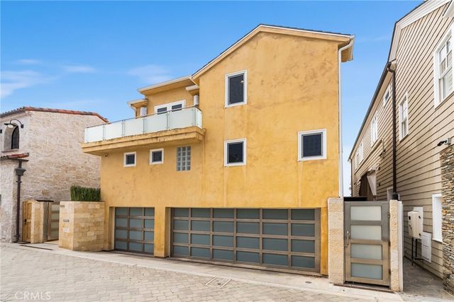 1554 E Oceanfront, Newport Beach, CA 92661